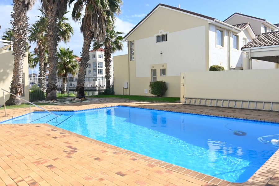 2 Bedroom Property for Sale in Harbour Island Western Cape